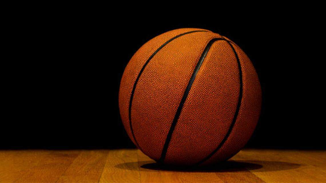 Winkler and Toennies steal the show, Mater Dei knocks out Highland for regional title