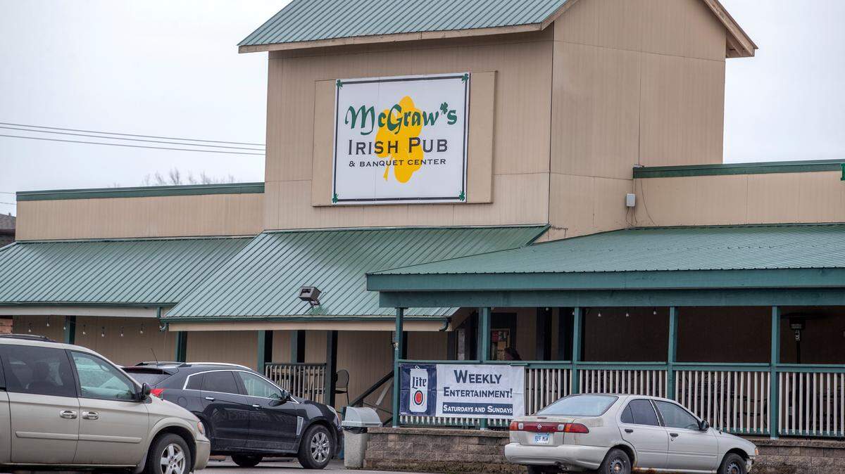 McGraw’s Irish Pub and Banquet Center has taken over the former Crehan’s Irish Pub and Banquet Center located at 5500 N Belt West in Belleville.