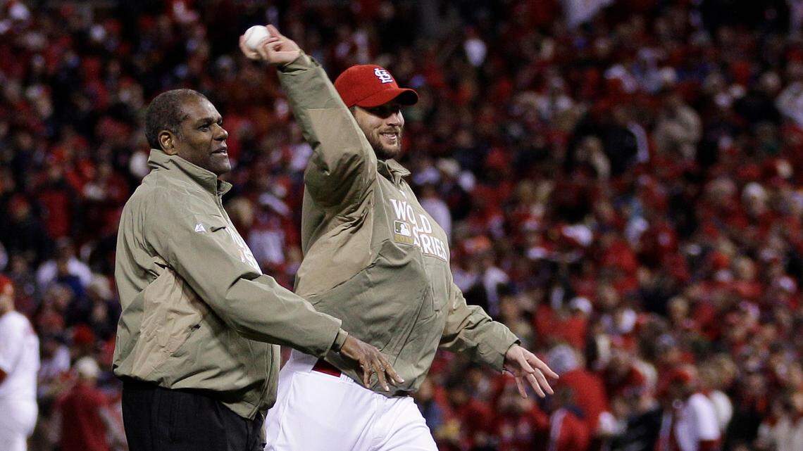 The St. Louis Cardinals have lost Bob Gibson. They can’t lose Wainwright and Molina, too