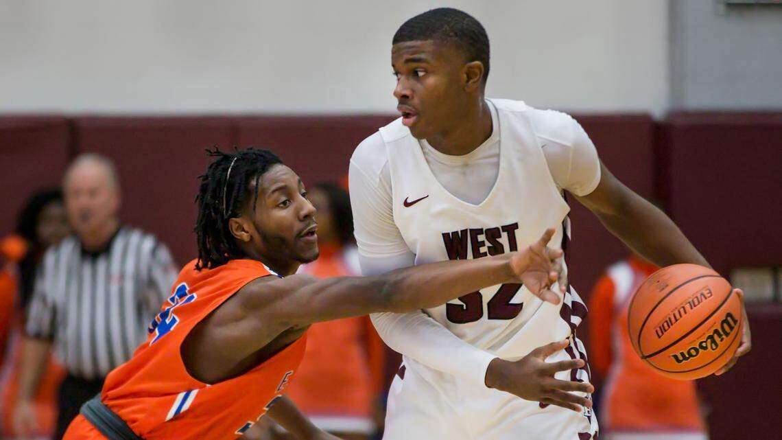 Belleville West, East St. Louis set for speedy opponents on road to state tournament