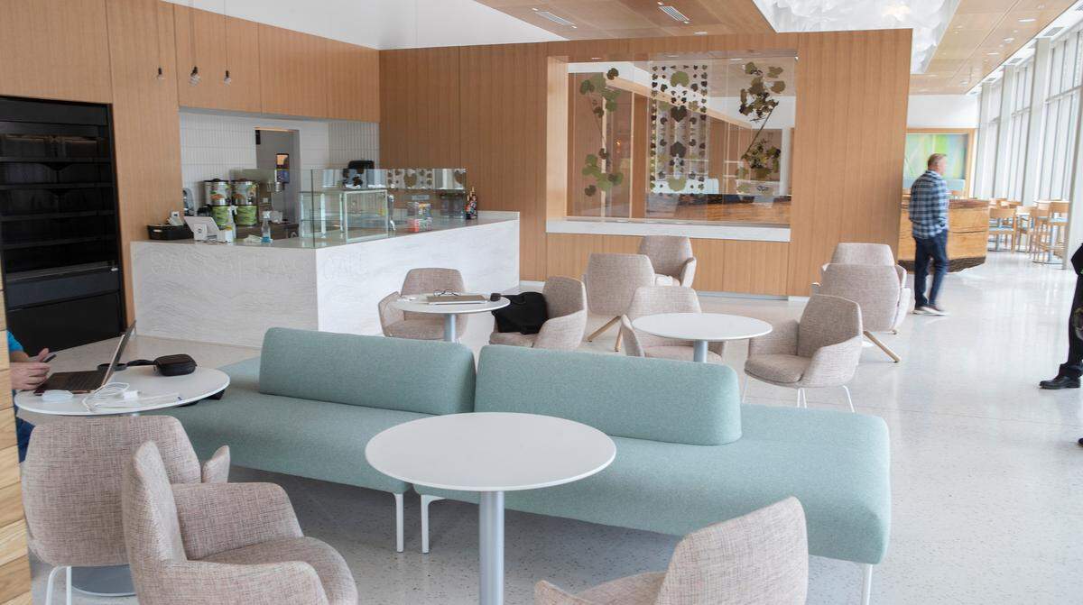 The Missouri Botanical Garden’s new 90,000 square feet Jack C. Taylor Visitor Center has sit down and grab and go dining options.