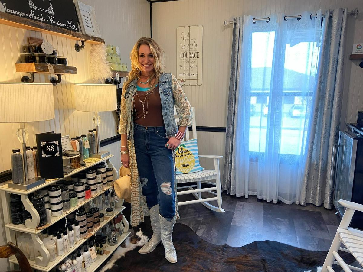 Owner Michelle Venne offers Southern charm and tells funny anecdotes at her Southern Serenity Salon and Spa in O’Fallon. Venne recently celebrated relocating to larger quarters at 125 Springfield Court, which is on the other side of South Lincoln Avenue, where her first place was.