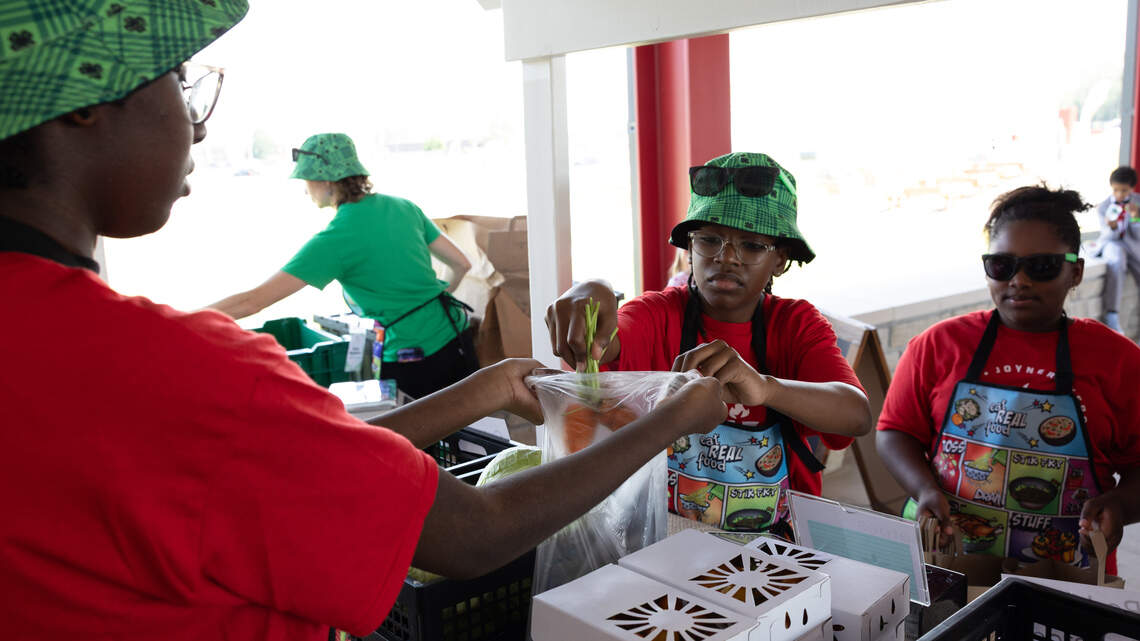 Jackie Joyner-Kersee brings agriculture education to a metro-east food desert
