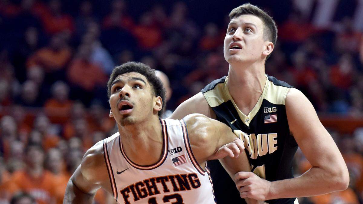 Mark Smith is transferring from the University of Illinois after one season.