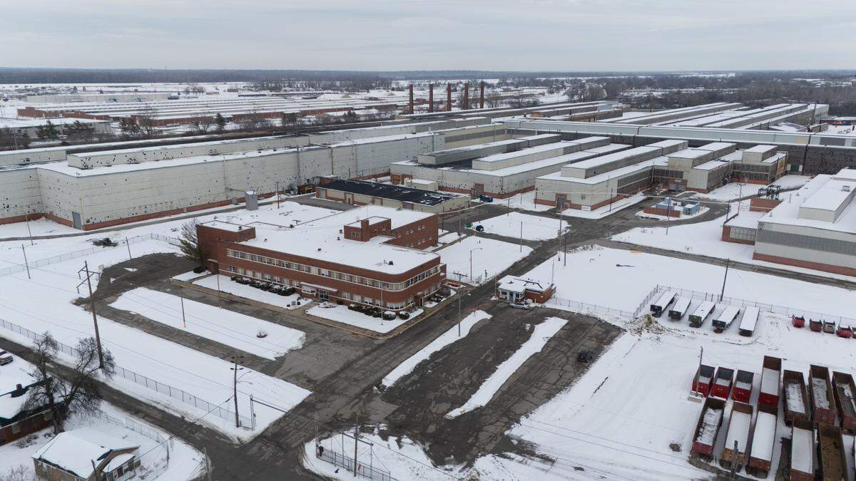 Drone photograph showing Spectralite Consortium, Inc., or Dow Chemical Company site, in Venice, Ill. on Jan. 12, 2025. The location is part of the Army Corps of Engineers’ Formerly Utilized Sites Remedial Action Program on account of the uranium processing that took place for decades.