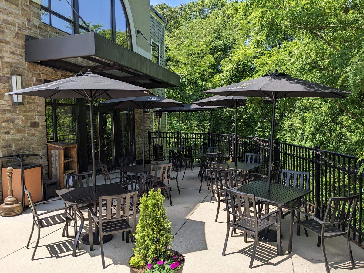 The patio area at Reine in Edwardsville