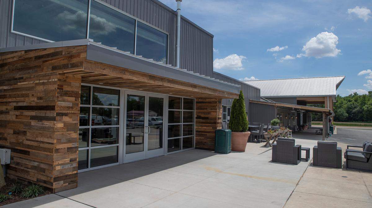 The Cider Shed expansion at Eckert’s in Belleville, Illinois adds a beer garden, lounge, concert and private event venue. A complete line of handcrafted hard cider and summer concert series will be featured. The 3,500 square foot venue hosts a full bar and dining room, which is connected to a covered outdoor pavilion. The pavilion, with a capacity for 400 people, serves as a beer garden for the farm with an outdoor bar and a large stage for concerts and fall entertainment.