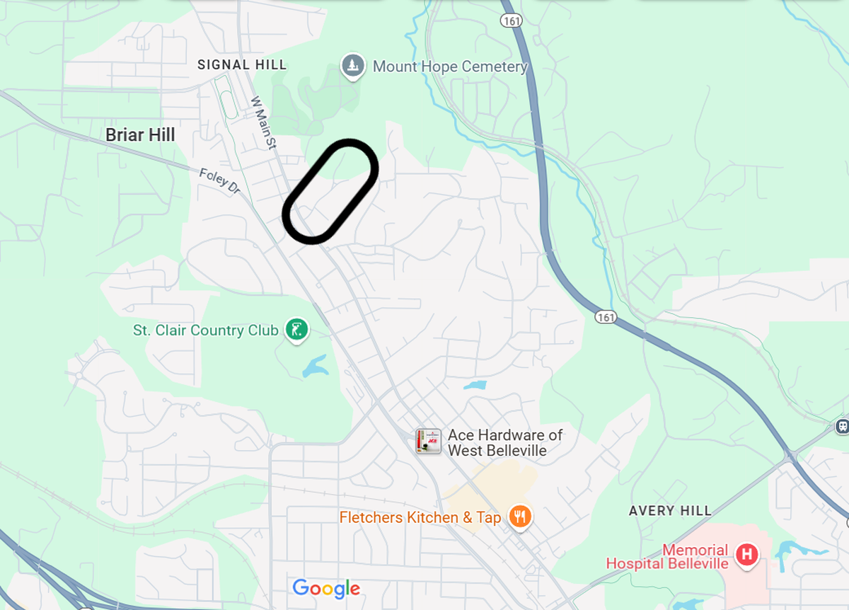 The black oval shows the location of Oak Knoll subdivision in west Belleville. It was established in 1925 as a place where well-to-do families could build nice homes in the country.