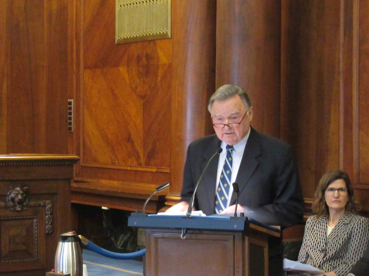 Then-Chief Justice Justice Lloyd Karmeier speaks March 13 to state lawmakers participating in the Illinois Supreme Court’s Law School for Legislators program at the Illinois Supreme Court Building in Springfield. Sitting behind Karmeier is Marcia Meis, director of the Administrative Office of the Illinois Courts.