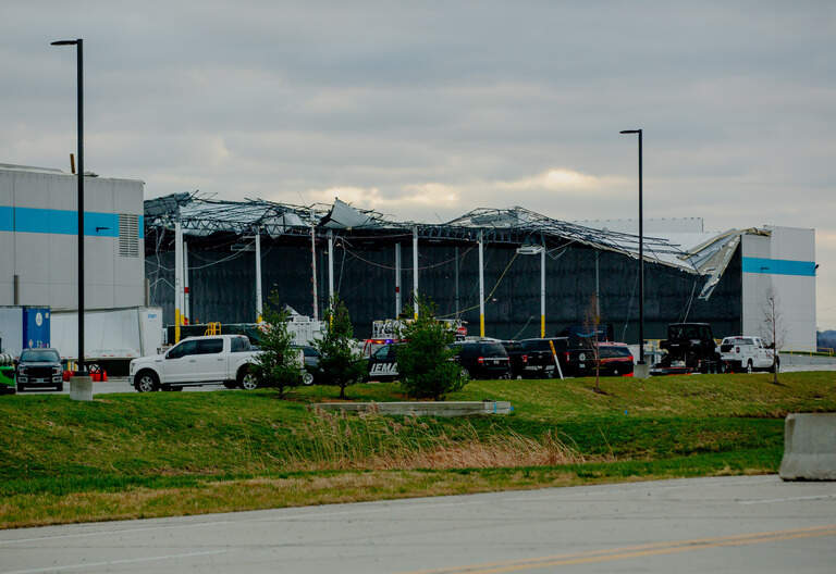 Video, photographs show scene at Amazon building collapse | Belleville ...