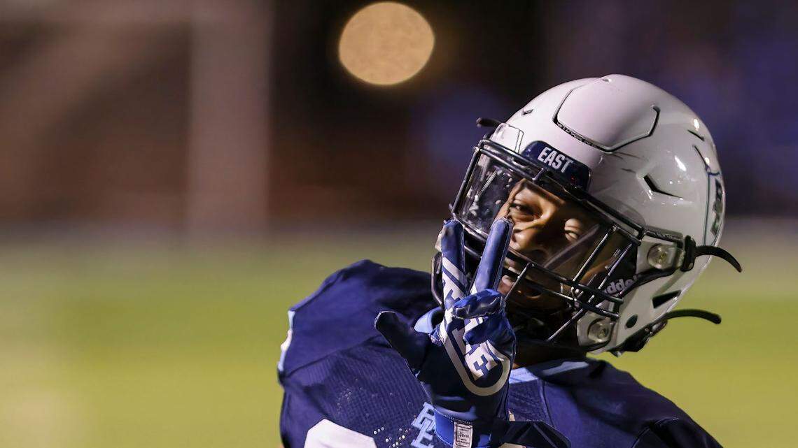 Motivated Belleville East rolls past Granite City, claims Class 8A playoff berth