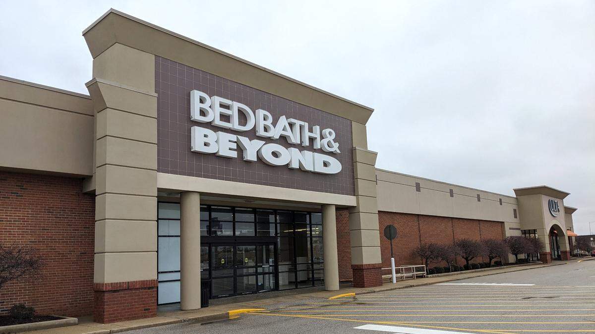 The former Bed Bath & Beyond at 6611 N. Illinois St. in Fairview Heights will become the new home for Burlington. A new store facade will be built to include Golf Galaxy between Burlington and the existing Ulta Beauty store.
