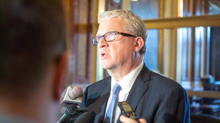 Illinois GOP leader crosses party line, endorses Pritzker over Bailey
