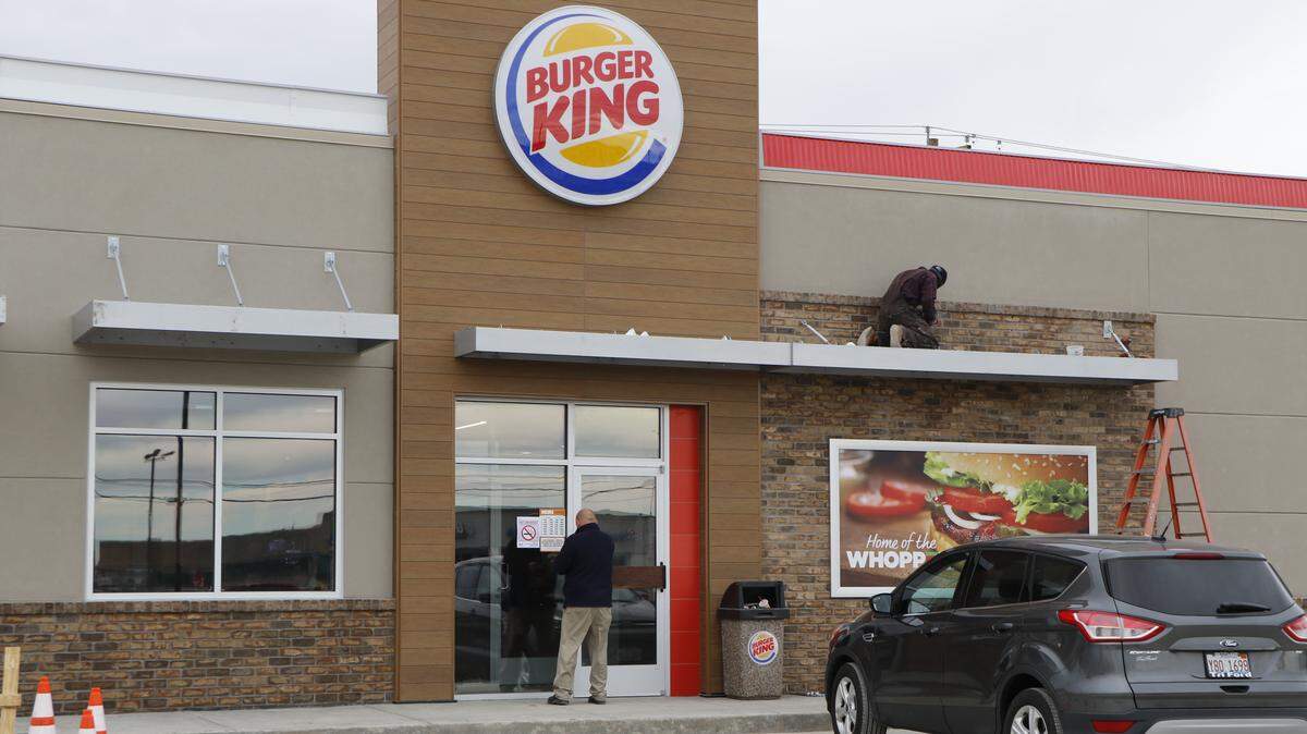 Highland’s newest fast food restaurant, Burger King, officially opened its doors Monday, Dec. 31.