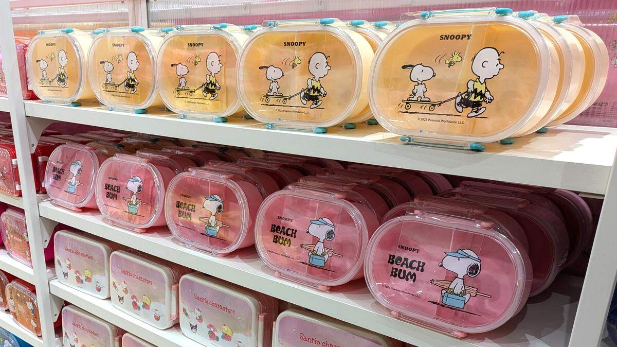 Bento boxes featuring Peanuts, Strawberry Shortcake and Sanrio characters are available at MINISO in Fairview Heights.
