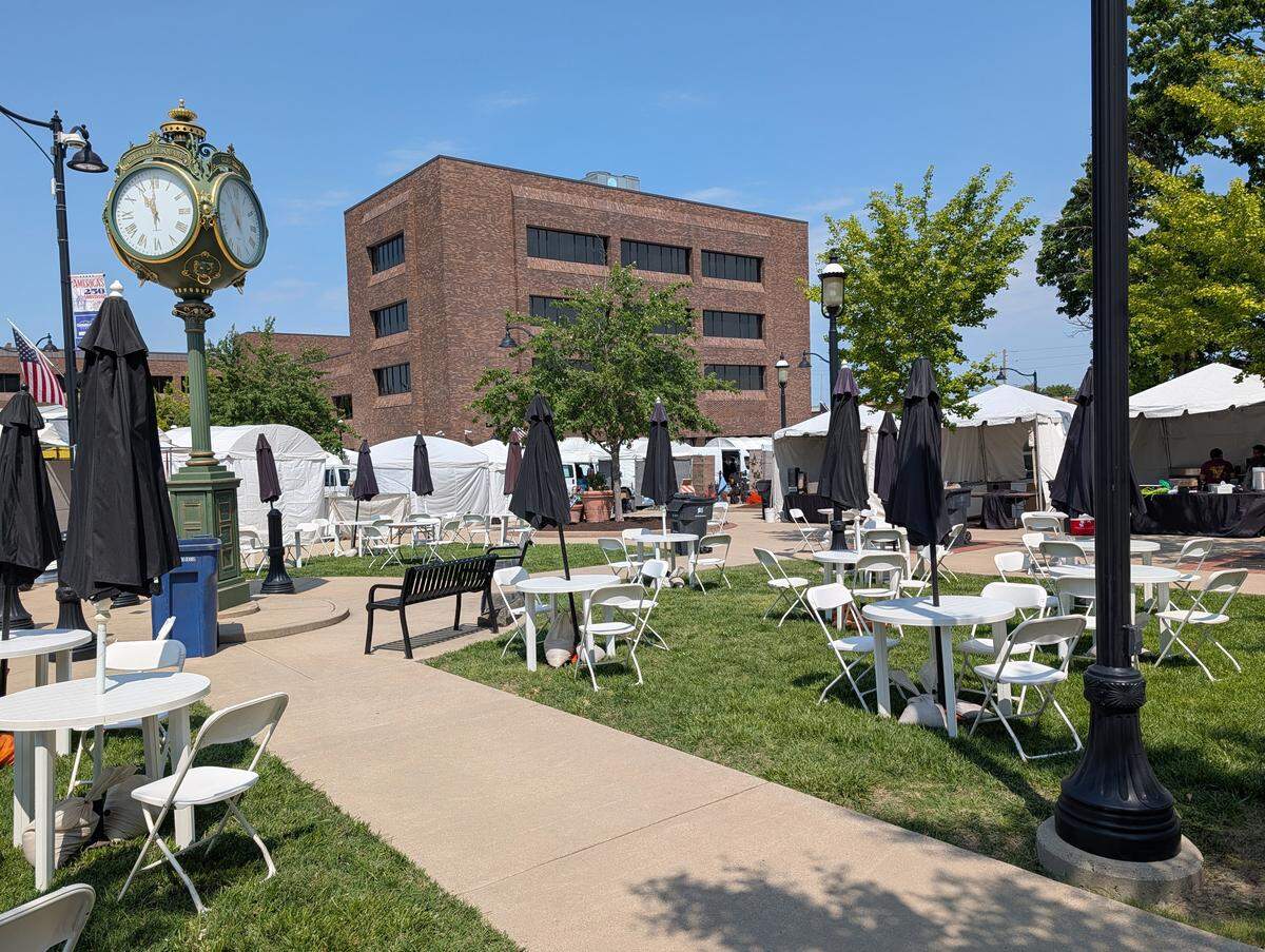 Art on the Square will include Café on the Square and two seating areas, including this one on the northeast quadrant of Belleville's Public Square.