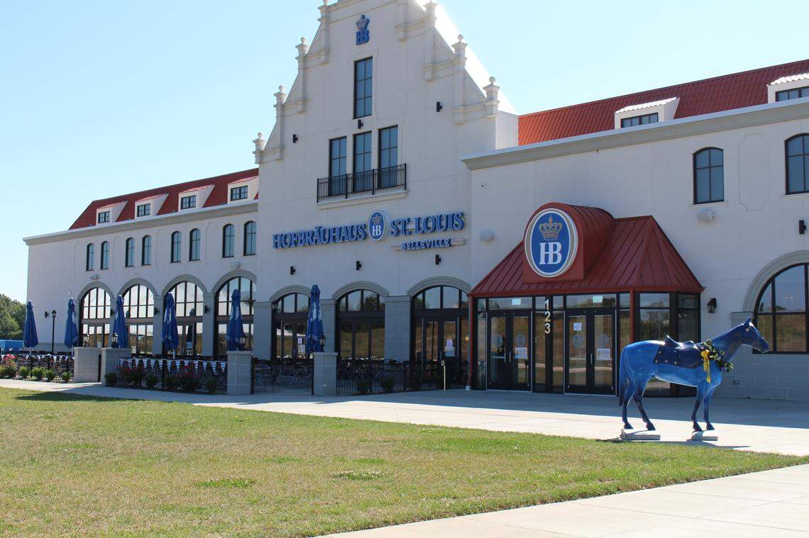 A receiver has been named to oversee the business affairs of the Hofbräuhaus German restaurant and brewery in Belleville.