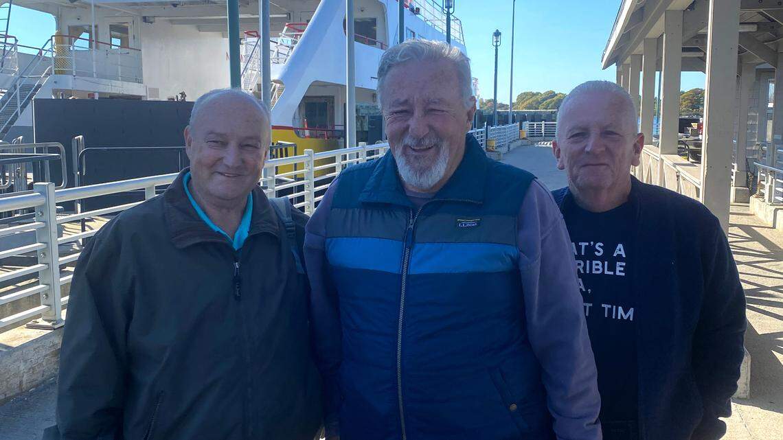 Even miles apart, East St. Louis’ Mackin brothers are more alike than they are different