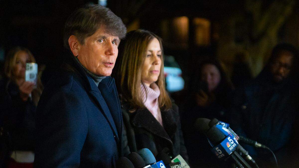 Former Illinois Gov. Rod Blagojevich and his wife Patti outside their Chicago home shortly after Blagojevich received a full pardon from President Donald Trump.