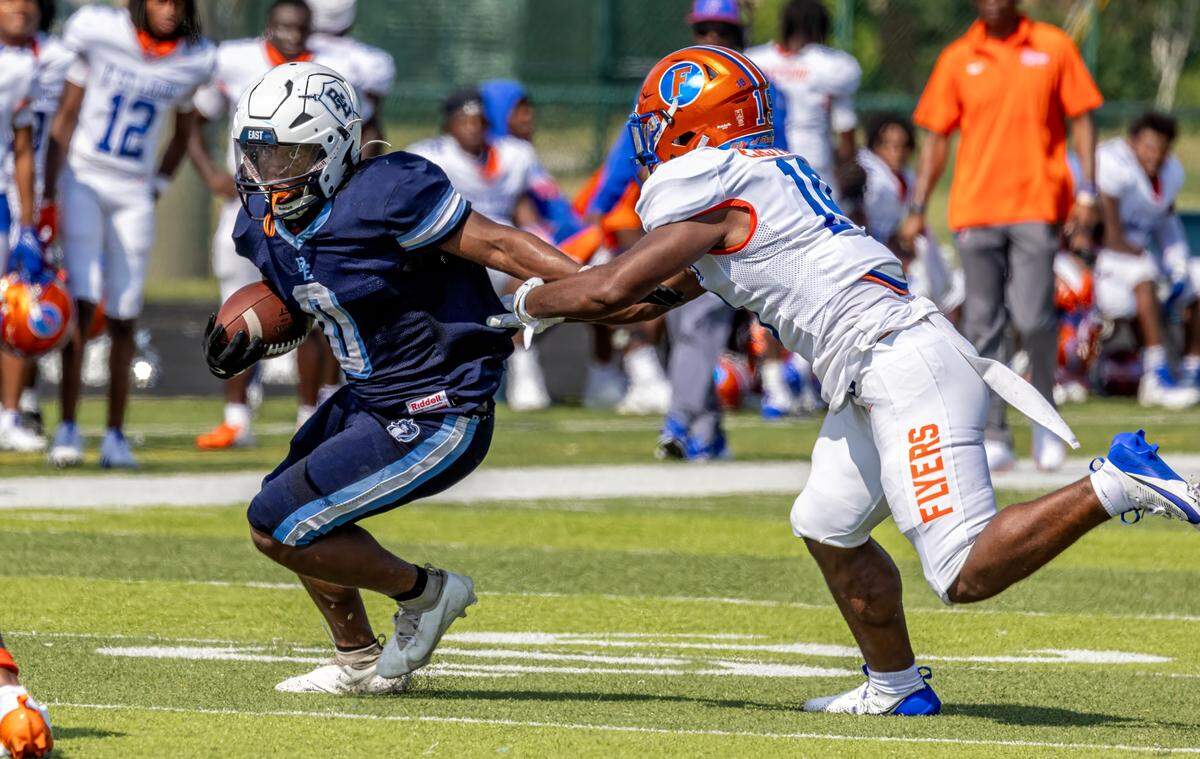 September 21, 2024 - Belleville, IL - Jaedon Beamon (0) runs the ball during SaturdayÕs conference matchup between Belleville East and East St. Louis Flyers on Saturday Sept 21, 2024 in Belleville IL. [Photo: Jimmy Simmons]