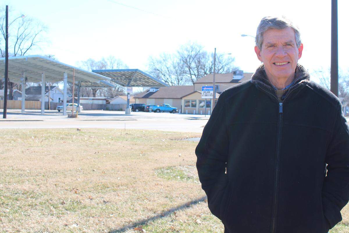 Jim Dunn, owner of Eddie’s Lounge in Granite City, recently installed pole-mounted canopies with solar panels to save money on electricity and reduce his “carbon footprint.”