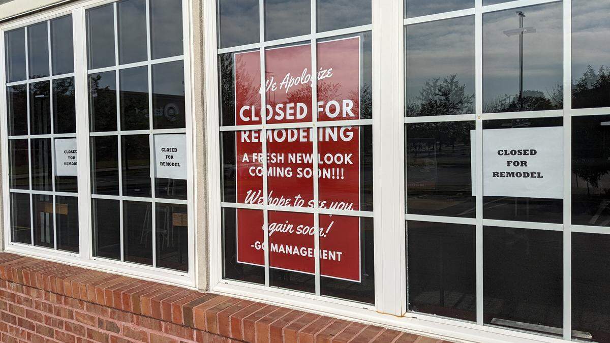 Signs in the windows at Golden Corral in Shiloh state the location is closed for remodeling.