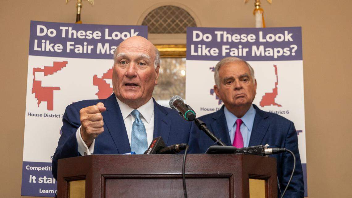 Election lawyers, Obama alumni renew Illinois redistricting reform push