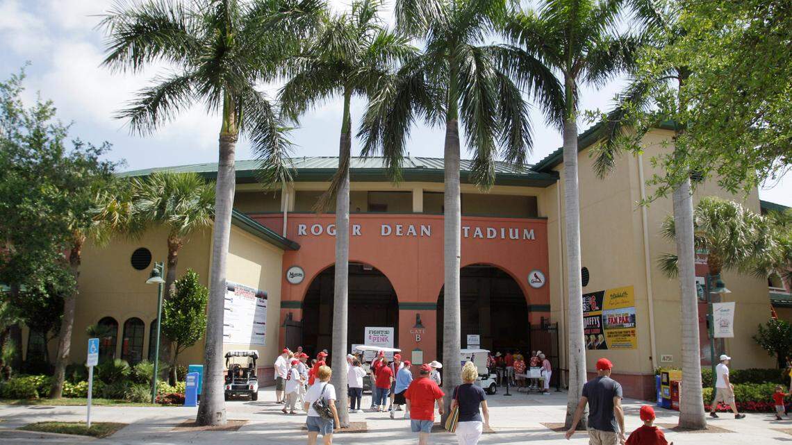 Full Cardinals camp opens with question marks, youthful energy, plenty of opportunity