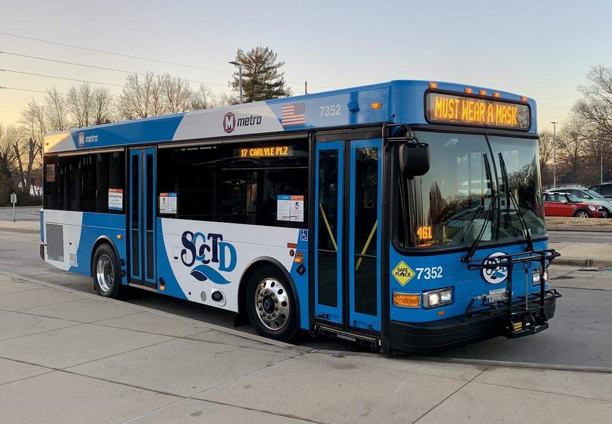 A Metro bus owned by St. Clair County Transit District shows off Metro’s new turquoise-blue color scheme.