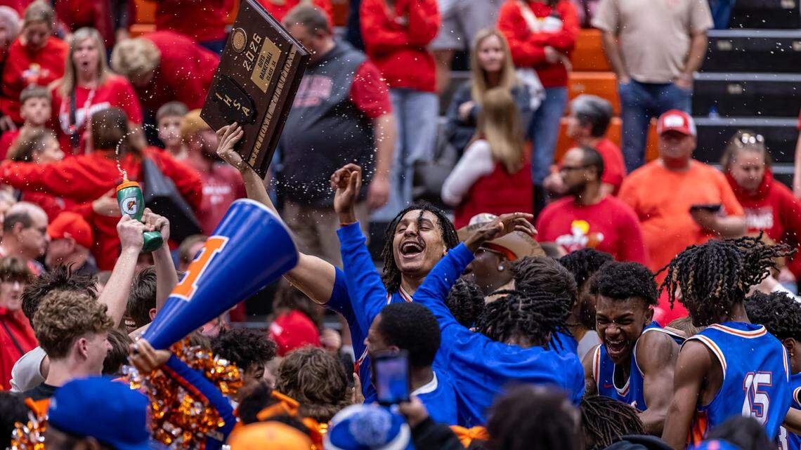 East St. Louis rolls past Orphans into basketball super-sectional