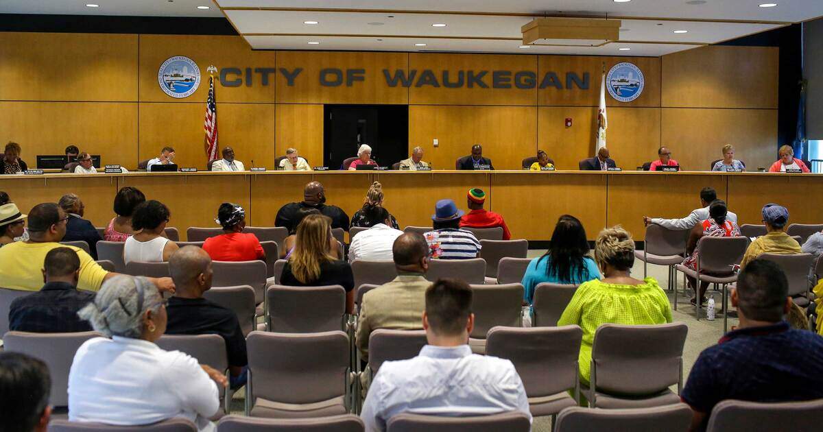 Waukegan City Council members and Mayor Sam Cunningham at a meeting on Aug. 5, 2019. Residents, aldermen and the mayor discussed a proposed casino and video gambling restrictions for the town.