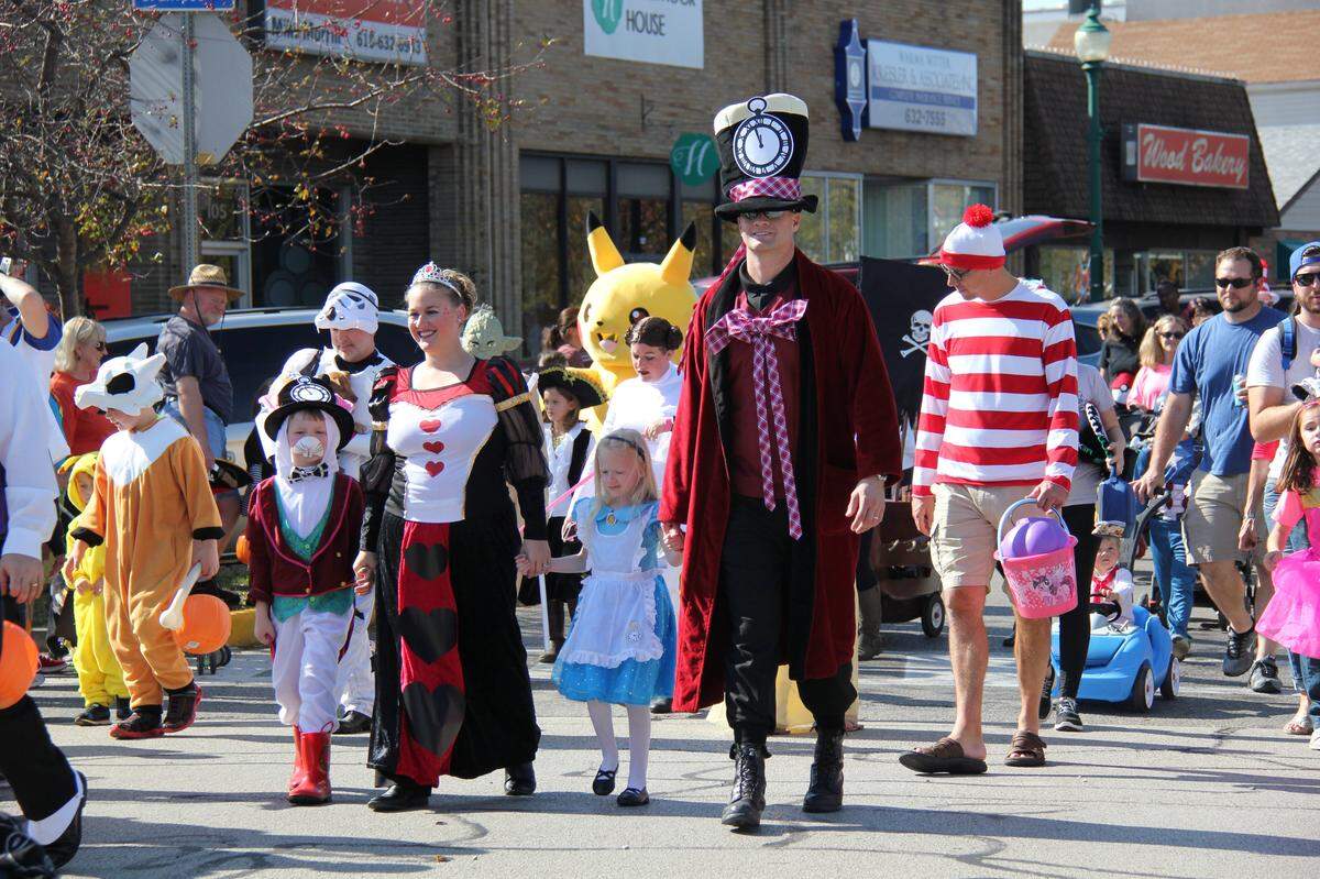 The O’Fallon Rotary Club’s annual Halloween parade and downtown trick-or-treat will be held Saturday, Oct. 26. Parade line-up will take being at noon on the corner of State and Vine streets.