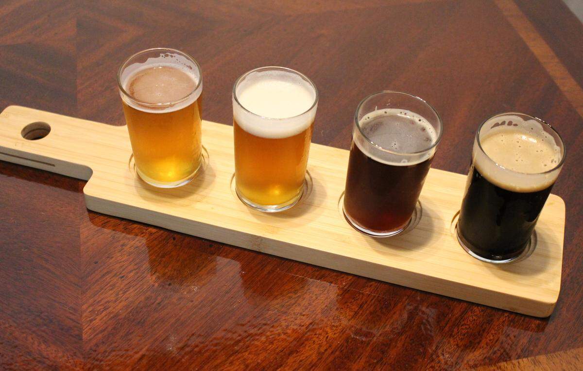 Clancy’s Brewery in Granite City offers tasting flights with four 5-ounce glasses of beer, going from light to dark, served on wooden paddles for $6.