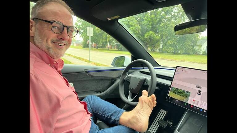 Self-driving car is ‘game changer’ for metro-east man with no arms