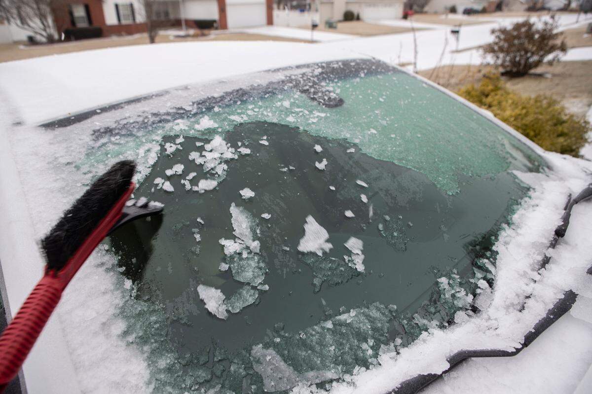 Many Metro East residents woke up to Ice covered cars, driveways and streets. Another round of winter weather is expected on Thursday.