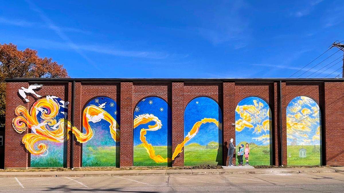 While in Highland for Art in the Park, take time to view the recently dedicated mural, designed and painted by Robert and Liza Fishbone on the Weinheimer Community Center, 1100 Main St. in Highland. Artwork will be exhibited and offered for sale from 10 a.m. to 5 p.m. Saturday, Oct. 8, and from 11 a.m. to 4 p.m. Sunday, Oct. 9.