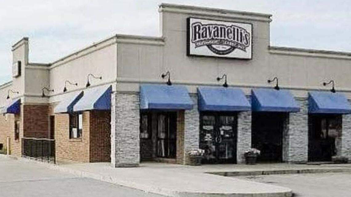 Ravanelli’s in Collinsville is among the metro-east restaurants that are following the coronavirus-related ban on indoor dining in Region 4. It’s still offering carryouts, including turkey dinners on Thanksgiving.