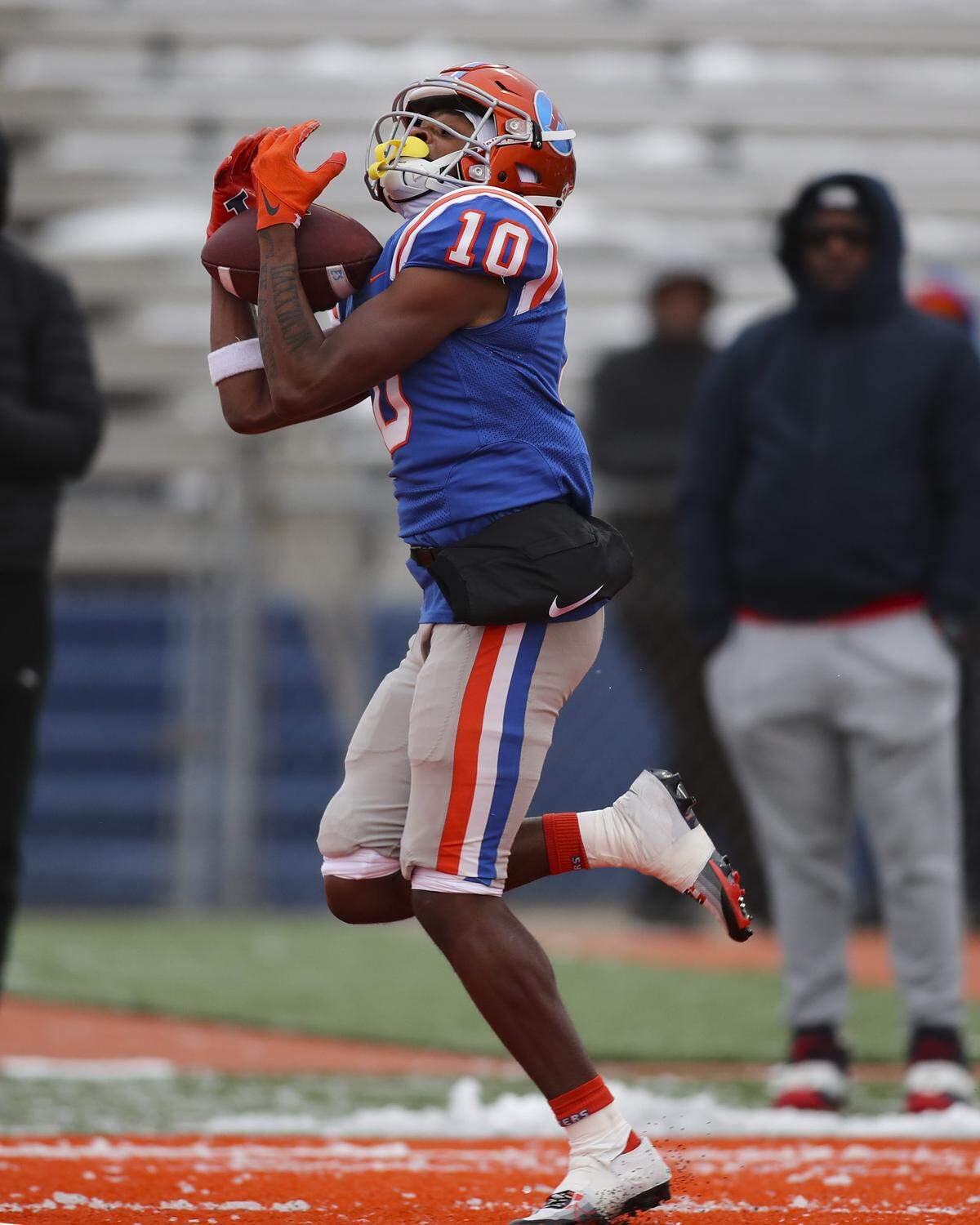 November 12, 2022 - East St. Louis, IL - East St. Louis Jesse Watson hauls in a touchdown pass during the IHSA, 6A, Quarterfinal playoff game between Crete - Monee and East St. Louis. The 45-0 victory will advance the Flyers to the Semifinals. [Photo: Chris Johns]