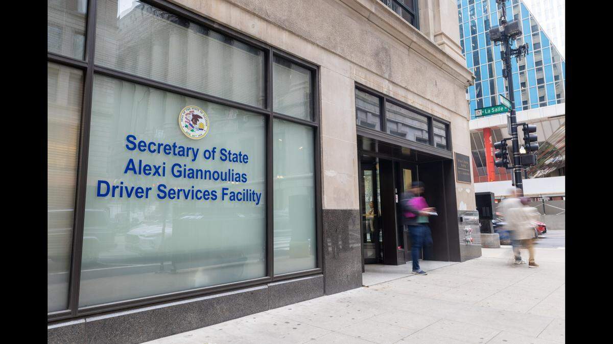 The secretary of state’s downtown driver services facility is pictured in Chicago.