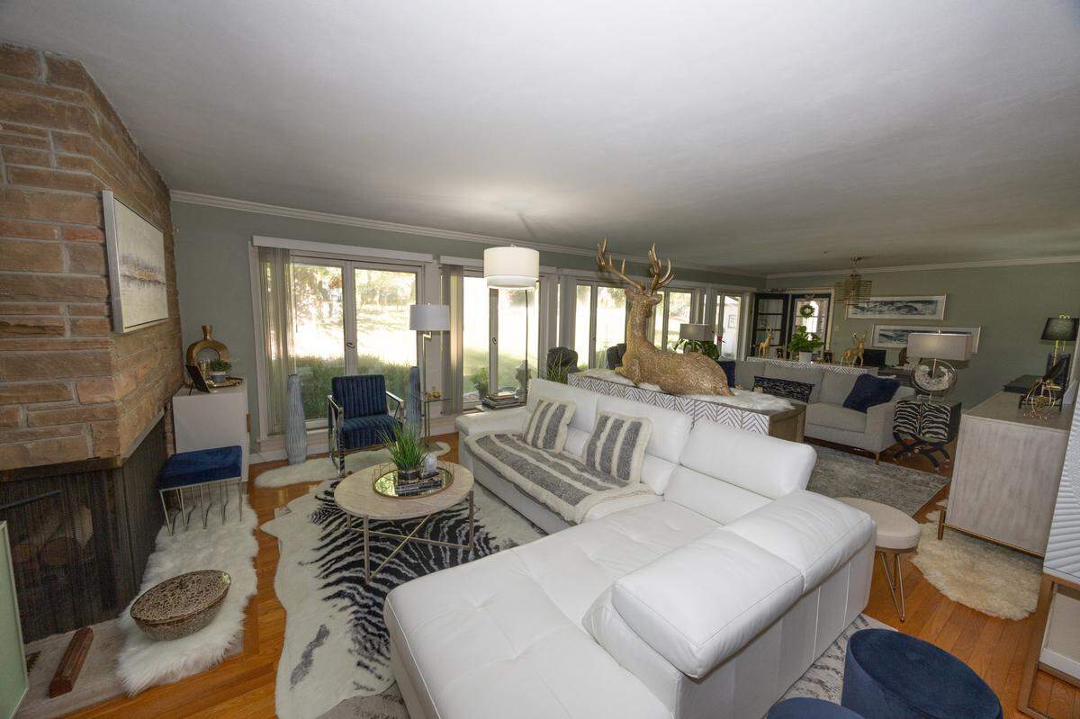 Inside Pat Hazen’s all-original midcentury home along Washington St. in Belleville, Ill.