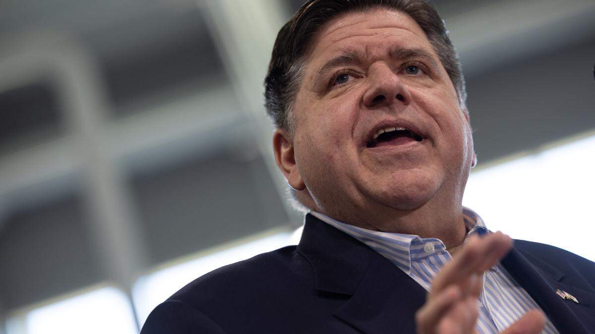 Illinois Gov. J.B. Pritzker speaks to Southwestern Illinois College on his intentions to re-run for state governor in 2026.