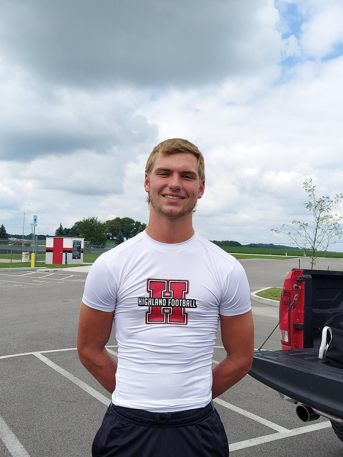 Highland quarterback Brent Wuebbles is back for his fourth season running the Bulldogs offense. Wuebbels threw for 2,408 yards passing and ran for 808 yards with 28 total touchdowns as a junior for HHS.