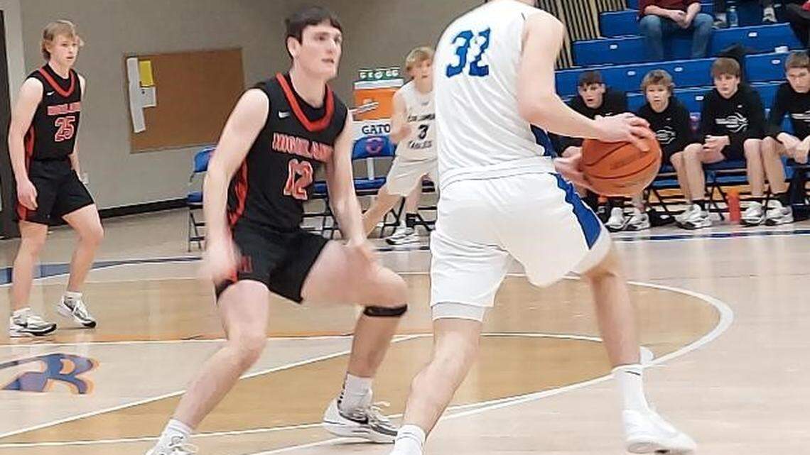 Red-hot Columbia wins 12th in a row and Okawville Tournament championship