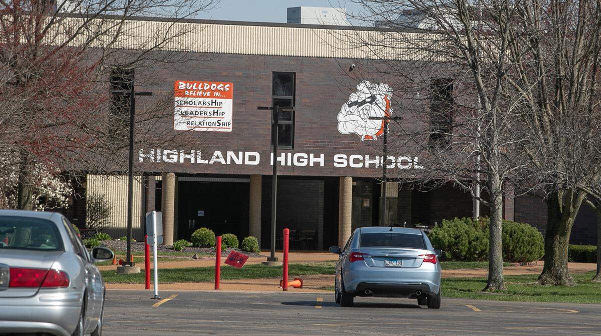 Students will no longer be required to wear masks in Highland schools beginning this week, after a judge issued a temporary restraining order in a pending lawsuit. Highland is one of 145 school districts sued by Bond County attorney Thomas DeVore challenging the state mandate that staff and students should be masked in schools.