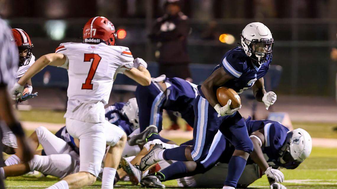 Belleville East gives valiant effort before falling to undefeated South Elgin