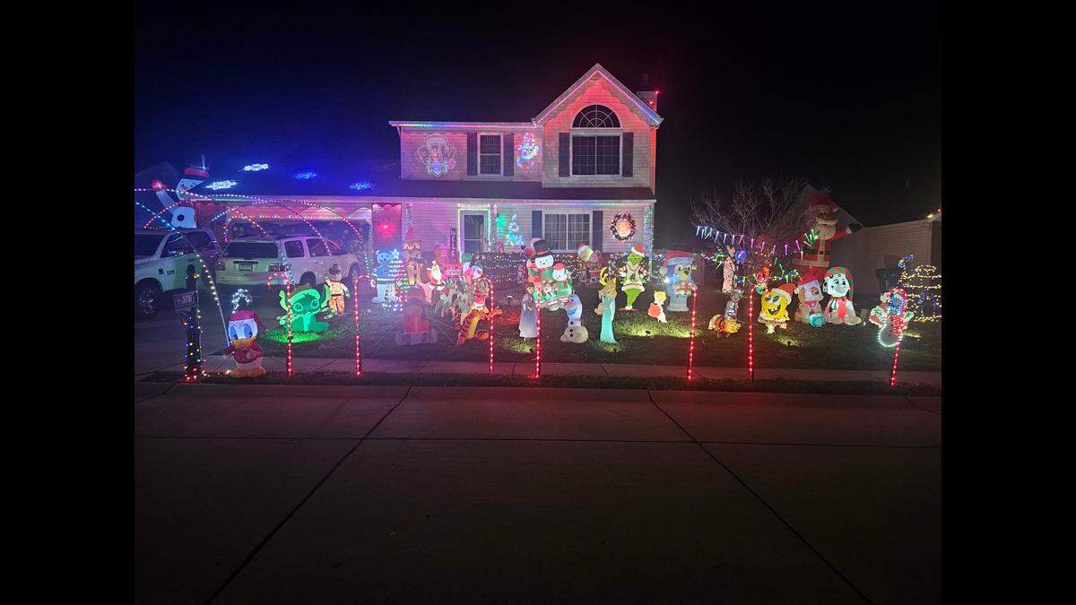Check out Brian Evans’ neighborhood display in O’Fallon.