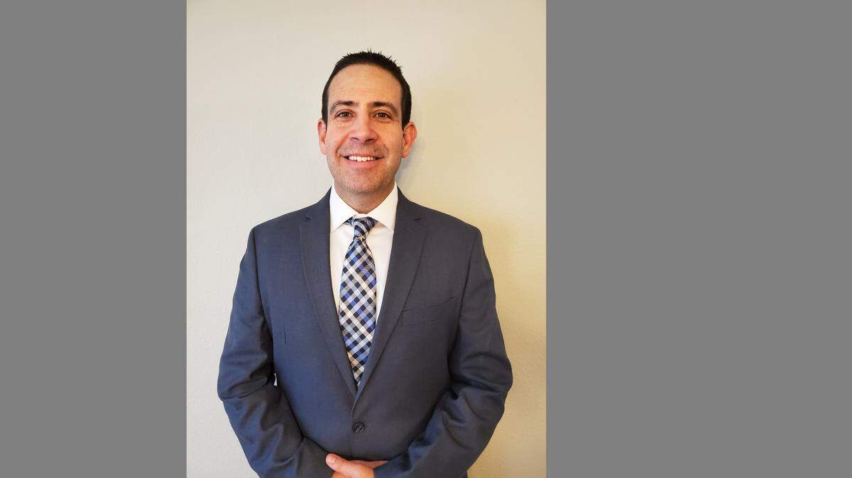 Kelly Bohnenstiehl is the new superintendent for Signal Hill School District 181. He previously served as a principal in Wood River and this is his first position as a district superintendent.