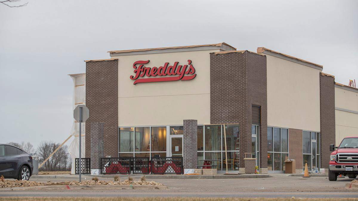 A Freddy’s restaurant is nearing completion in Belleville Crossing, located near at the intersection of Frank Scott Parkway West and Illinois 15 in Belleville.