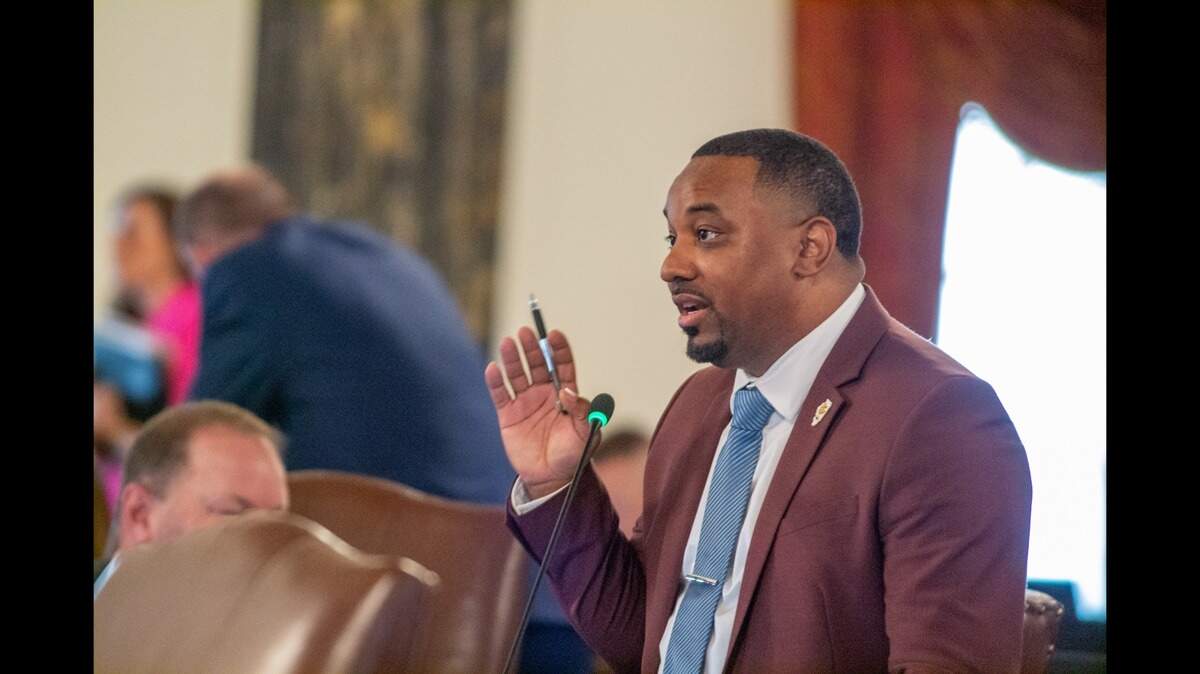 PRESTON: Sen. Willie Preston, D-Chicago, is pictured on the floor of the Illinois Senate last year. He advanced a measure through the Senate on bipartisan lines that would ban four widely used food additives. (Capitol News Illinois photo by Jerry Nowicki)