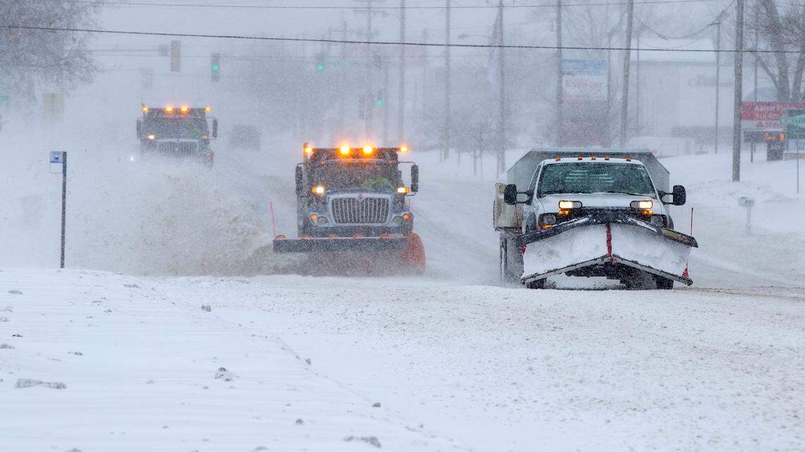 Is it legal to pass a working snow plow on Illinois roads? Here’s what state police say